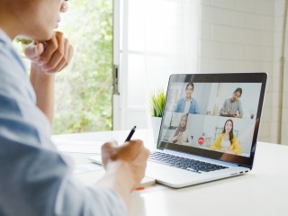 召开视频会议的过程中，有哪些外在因素会造成声音不清晰呢？